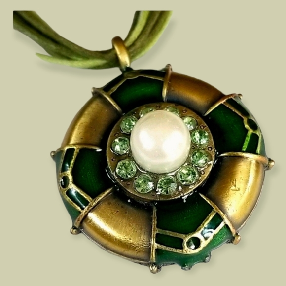 Vintage 1970s Faux Pearl and Rhinestone Pendant Necklace - Picture 2 of 12